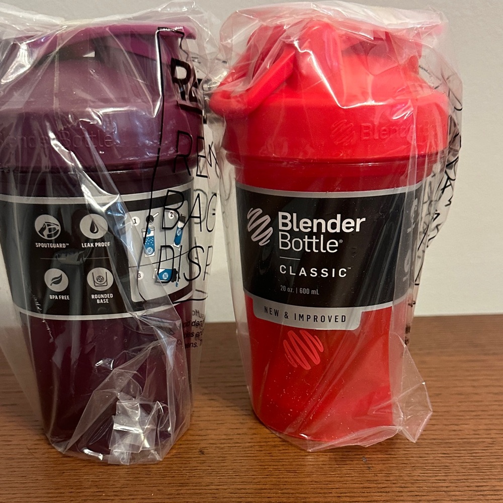 Blender Bottle Classic Shaker Bottle - Red and Purple